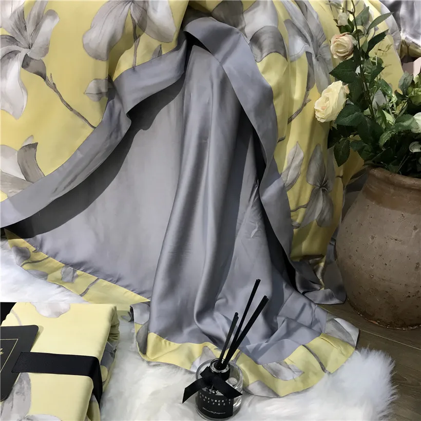 2019 Tencel Silk Soft Bed sheet Bedclothes 4Pcs King Queen size Bedding Set Duvet Cover Fitted sheet dekbedovertrek ropa de cama
2019 Tencel Silk Soft Bed sheet Bedclothes 4Pcs King Queen size Bedding Set Duvet Cover Fitted sheet dekbedovertrek ropa de cama