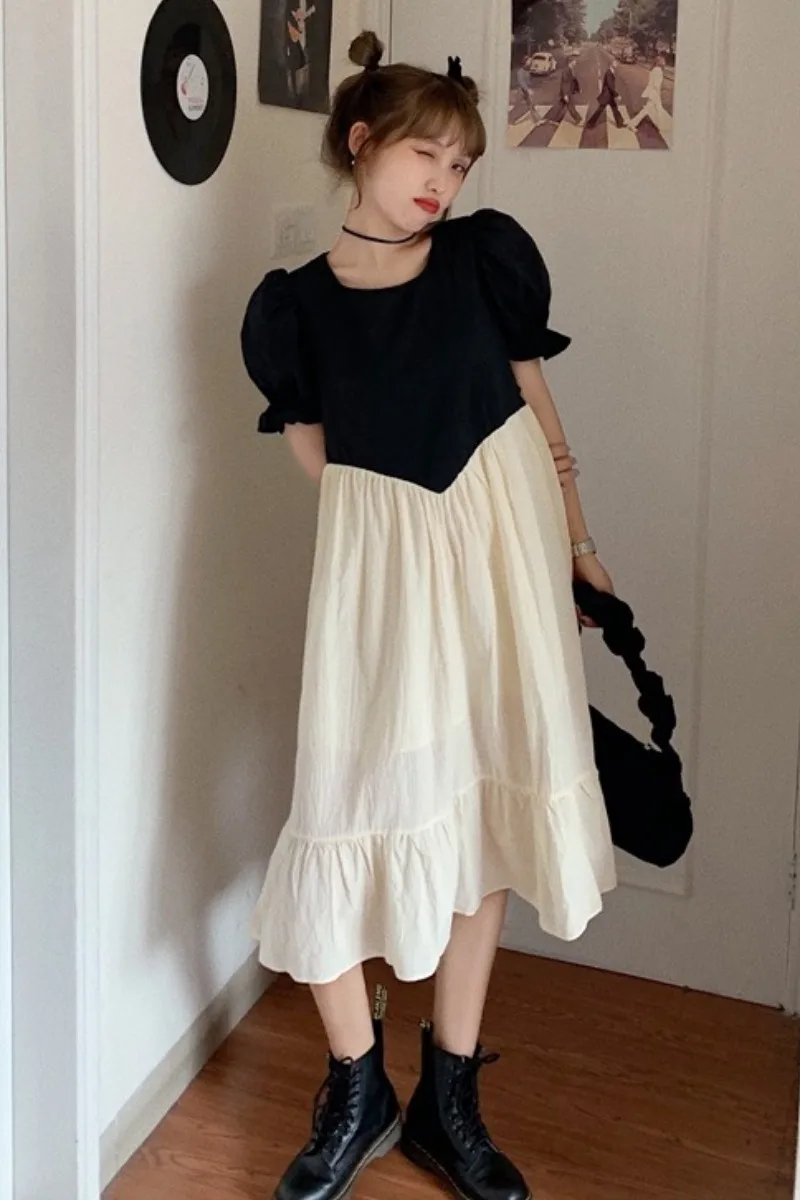 2021 new summer and autumn women's fashion bubble sleeve round neck Lantern Sleeve Pullover dress black and white woman dress
2021 new summer and autumn women's fashion bubble sleeve round neck Lantern Sleeve Pullover dress black and white woman dress