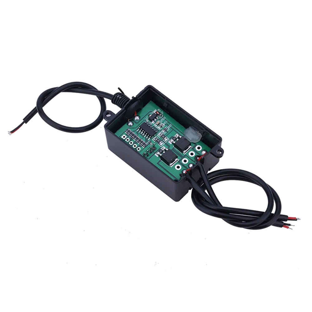 Mini Universal Strobe Flash Controller 16 Modes Led On Off Wireless Professional PVC Auto Durable Car Accessories
Mini Universal Strobe Flash Controller 16 Modes Led On Off Wireless Professional PVC Auto Durable Car Accessories