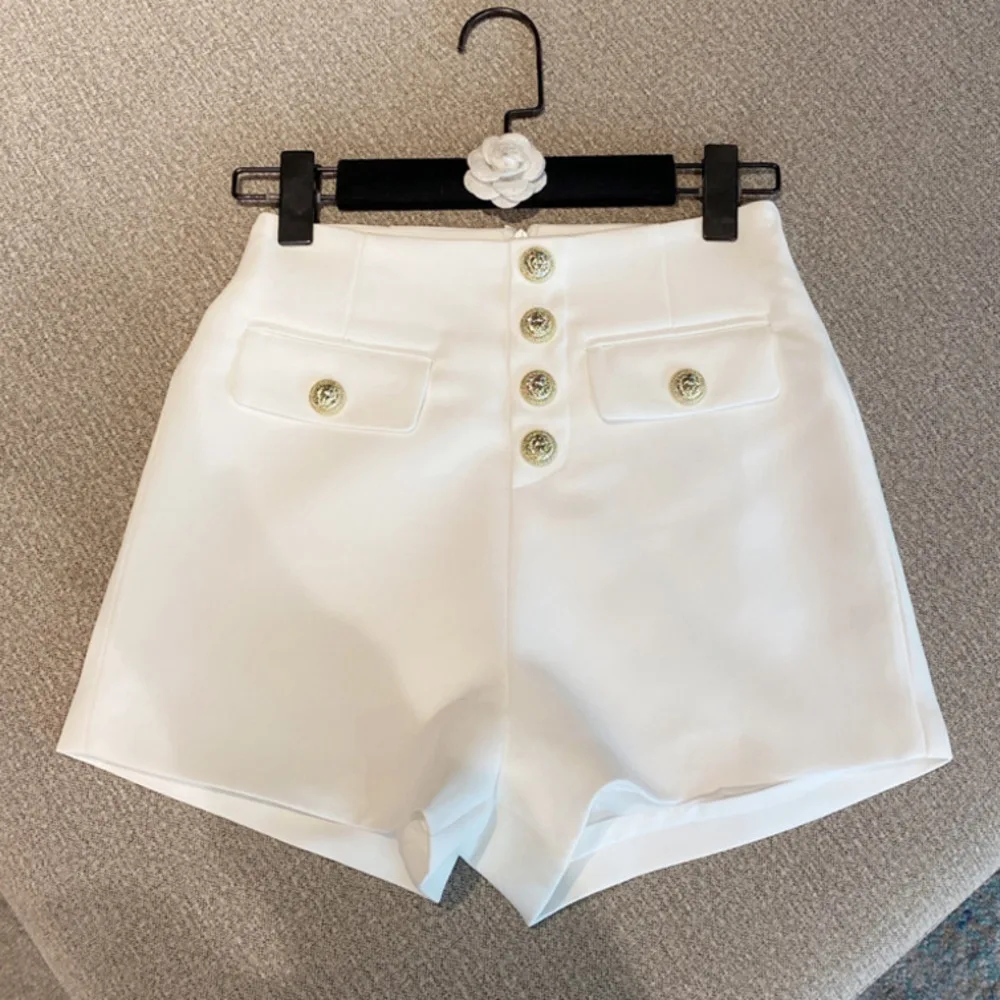 2021 Spring New High Waist Copper Button A-line Suit Shorts Ladies Simple Hot Shorts for Women
2021 Spring New High Waist Copper Button A-line Suit Shorts Ladies Simple Hot Shorts for Women