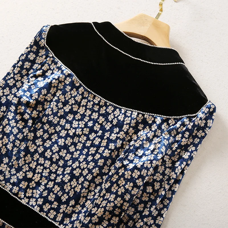 High Quality New Runway Style Dress 2020 Autumn Winter Women Square Collar Vintage Print Beading Deco Long Sleeve Velvet Dres
High Quality New Runway Style Dress 2020 Autumn Winter Women Square Collar Vintage Print Beading Deco Long Sleeve Velvet Dres
