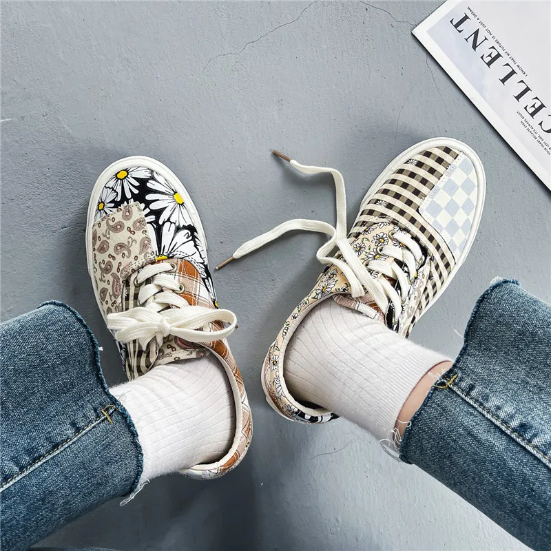 New Checkered Casual Sneaker Men Canvas Sneakers Breathable Fashion Print Espadrilles for Men Flower Men's Skateboard Sneakers
New Checkered Casual Sneaker Men Canvas Sneakers Breathable Fashion Print Espadrilles for Men Flower Men's Skateboard Sneakers