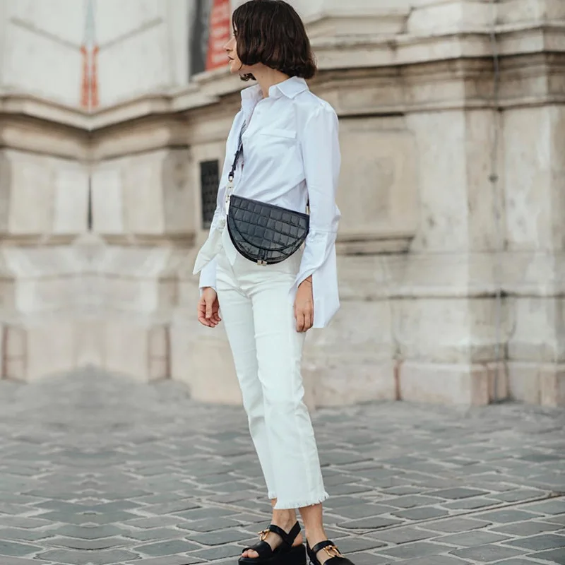 Fashion Semicircle Saddle Bags Crocodile Pattern Wide Shoulder Strap Messenger Bag Female magnetic buckle shoulder armpit bag
Fashion Semicircle Saddle Bags Crocodile Pattern Wide Shoulder Strap Messenger Bag Female magnetic buckle shoulder armpit bag