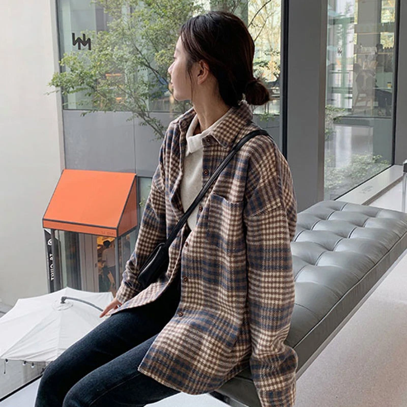 2020 Winter Women Vintage Oversized Woolen Shirt Plaid Print Thick Blouse Korean Style Turn Down Collar Buttons Casual Warm Coat
2020 Winter Women Vintage Oversized Woolen Shirt Plaid Print Thick Blouse Korean Style Turn Down Collar Buttons Casual Warm Coat