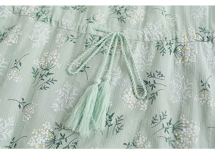 2020 New Summer floral Print Women Dress Mori Girl Lace V-Neck flare sleeve Literary Fresh Midi Dress Women
2020 New Summer floral Print Women Dress Mori Girl Lace V-Neck flare sleeve Literary Fresh Midi Dress Women