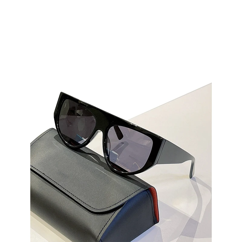 Женские солнцезащитные очки знаменитый тренд дизайн анти-синий светильник роскошный бренд квадратные Овальные Солнцезащитные очки 2021 нов...
Женские солнцезащитные очки знаменитый тренд дизайн анти-синий светильник роскошный бренд квадратные Овальные Солнцезащитные очки 2021 нов...