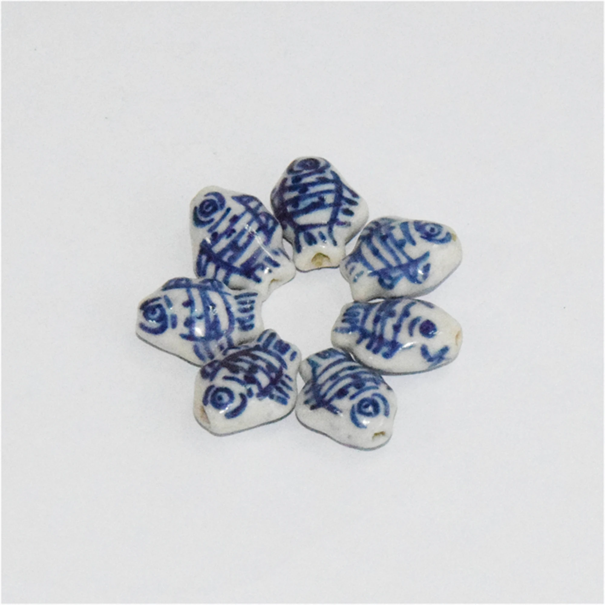 Ceramic fish pattern blue and white hand-painted porcelain through-hole porcelain jewelry bracelet necklace accessories
Ceramic fish pattern blue and white hand-painted porcelain through-hole porcelain jewelry bracelet necklace accessories