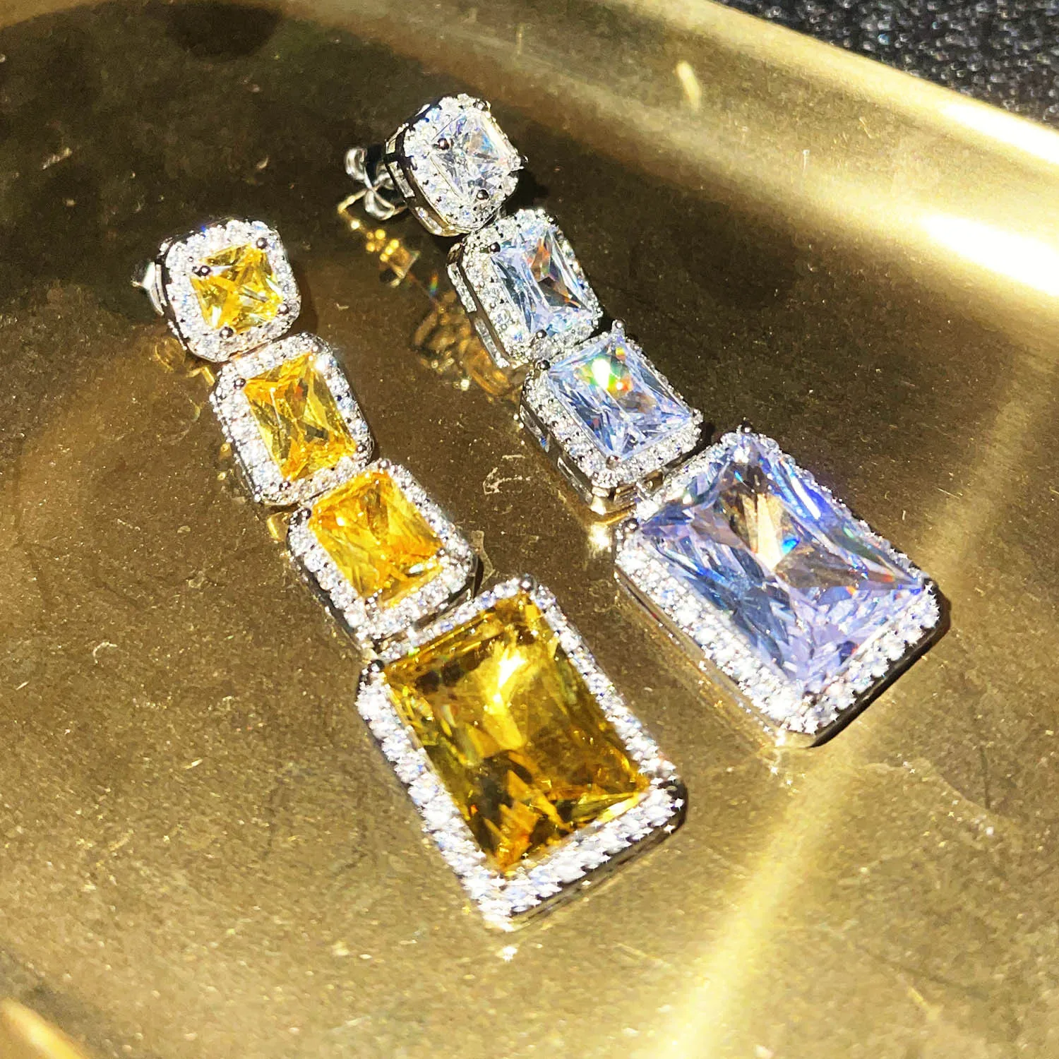 High Quality Fashion Tassel Asymmetry Earring 925 Silver Square Cut Drop Earrings Elegant Crystal Bridal Wedding Jewelry
High Quality Fashion Tassel Asymmetry Earring 925 Silver Square Cut Drop Earrings Elegant Crystal Bridal Wedding Jewelry