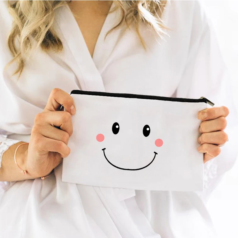 Smile printing cosmetic bag, 2021 summer women's fashion Harajuku portable, stylish and simple business casual designer
Smile printing cosmetic bag, 2021 summer women's fashion Harajuku portable, stylish and simple business casual designer