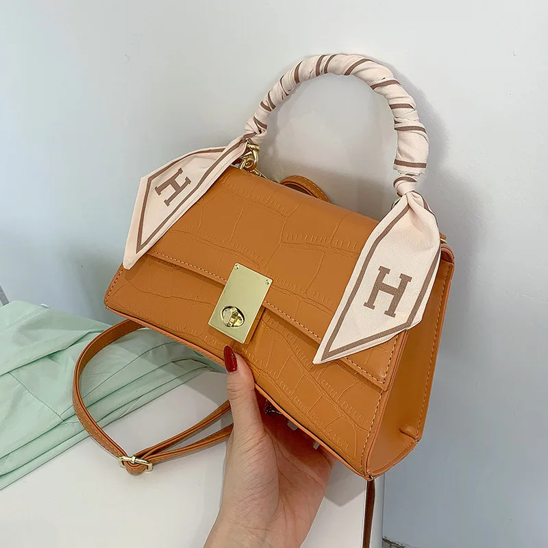 сумка женска Women's Bags 2021 women's Brand Diagonal Shoulder Bag Silk Scarf Portable Tote Bag Teacher To Work Handbag 2021 INS
сумка женска Women's Bags 2021 women's Brand Diagonal Shoulder Bag Silk Scarf Portable Tote Bag Teacher To Work Handbag 2021 INS
