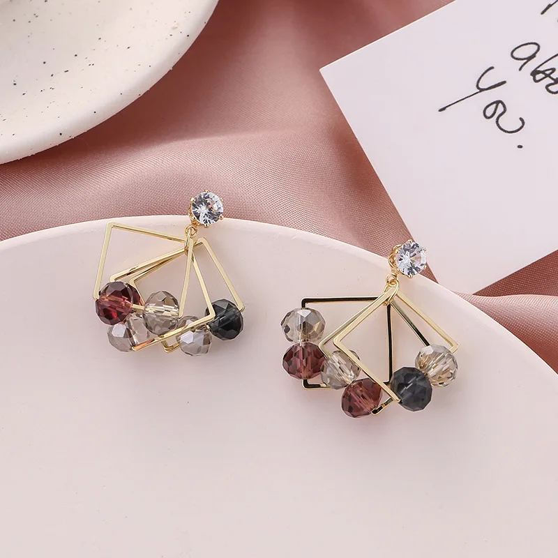 2021 Trend Jewelry Korean Fashion Summer Fall Vintage Earrings for Women Stud Clip on Earrings Without Ear Hole Gift
2021 Trend Jewelry Korean Fashion Summer Fall Vintage Earrings for Women Stud Clip on Earrings Without Ear Hole Gift