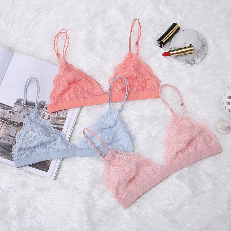 Женский кружевной бюстгальтер с треугольными чашками, нижнее белье без подкладки бюстгальтер без косточек с цветочным узором, удобный бюст... 
Женский кружевной бюстгальтер с треугольными чашками, нижнее белье без подкладки бюстгальтер без косточек с цветочным узором, удобный бюст...