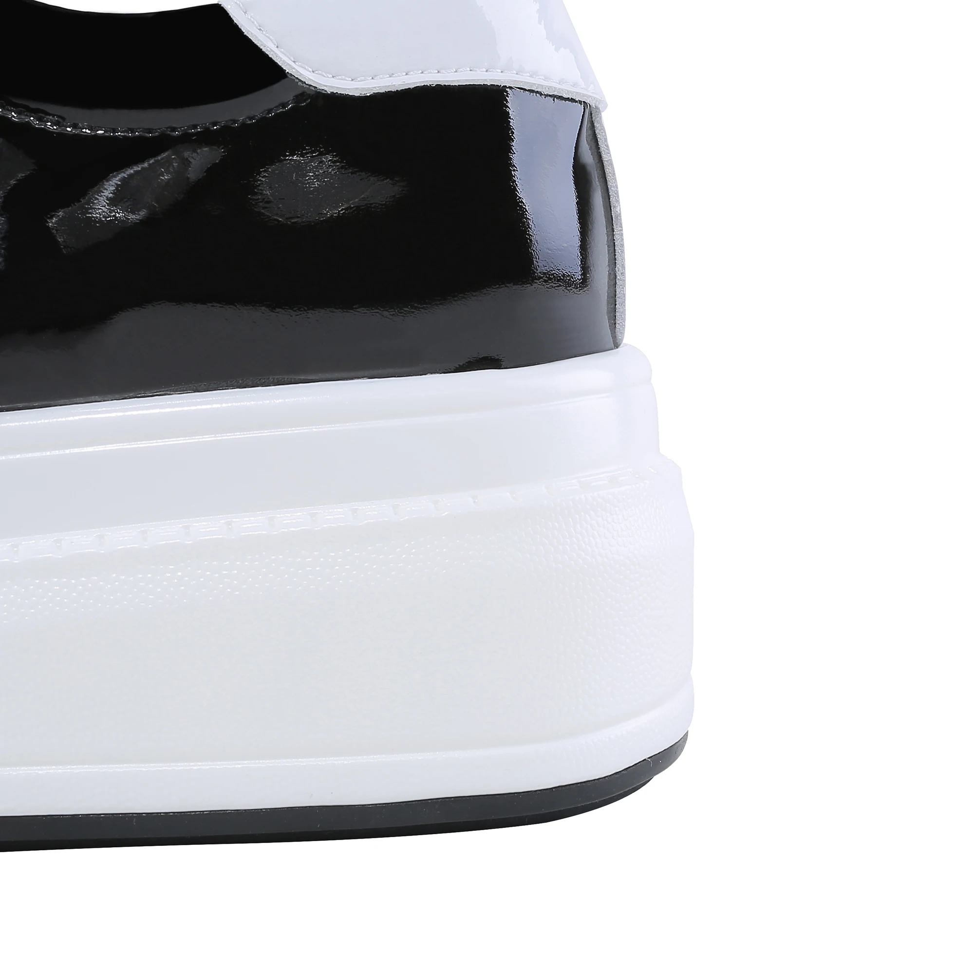 Original Intention Fashion High Quality Platform Shoes Woman Black Silver Round Toe Hook and Loop Commuting Shoes Woman
Original Intention Fashion High Quality Platform Shoes Woman Black Silver Round Toe Hook and Loop Commuting Shoes Woman