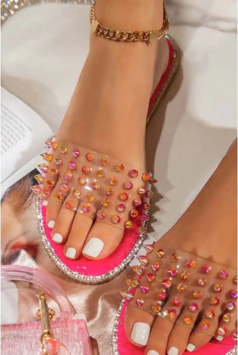 Summer Women Rivet Slippers Crystal Edge Pvc Flat Heel Peep Toe Outdoor Fashion Luxury Casual Slides Beach Sandals Shoes Ladies
Summer Women Rivet Slippers Crystal Edge Pvc Flat Heel Peep Toe Outdoor Fashion Luxury Casual Slides Beach Sandals Shoes Ladies