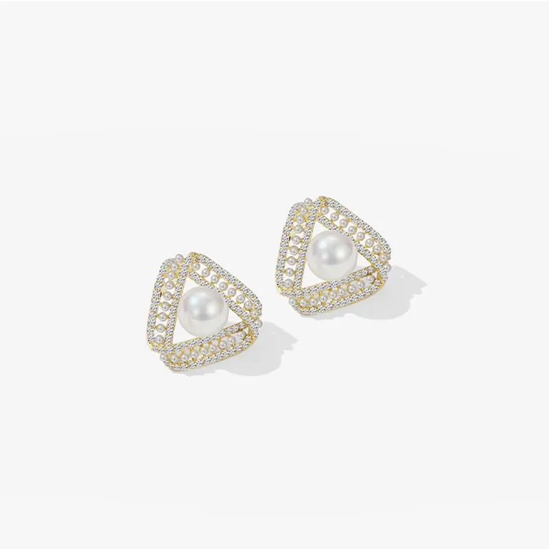 High Sense Imitation Pearls Women's New Trendy Earrings Luxury Temperament Ear Jewelry Warm Pearlescent Modern Geometric Unique
High Sense Imitation Pearls Women's New Trendy Earrings Luxury Temperament Ear Jewelry Warm Pearlescent Modern Geometric Unique