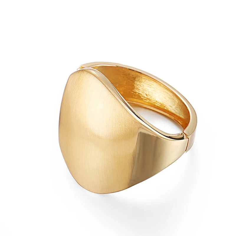ORNAPEADIA Hot Selling Bangle Irregular Wide Side Bangle Fashion Alloy Smooth Bracelet for Women Exaggerated Jewelry Goth
ORNAPEADIA Hot Selling Bangle Irregular Wide Side Bangle Fashion Alloy Smooth Bracelet for Women Exaggerated Jewelry Goth