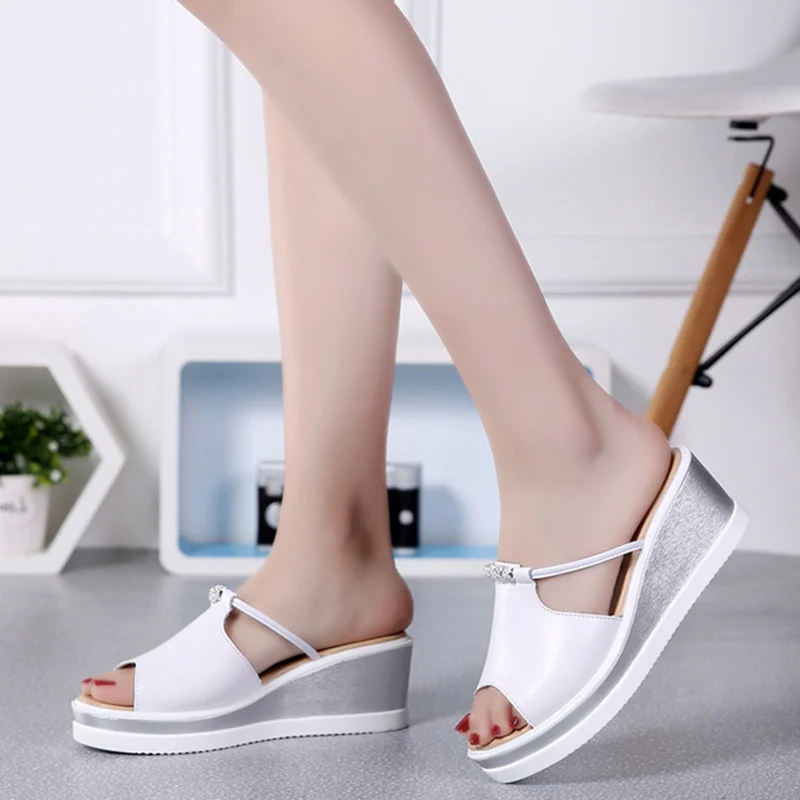 

2020 New Summer Women Slippers High-Heeled Thick-Soled Sandals & Slippers Women Hollow Out Wear Slope With Rhinestone Word Drag