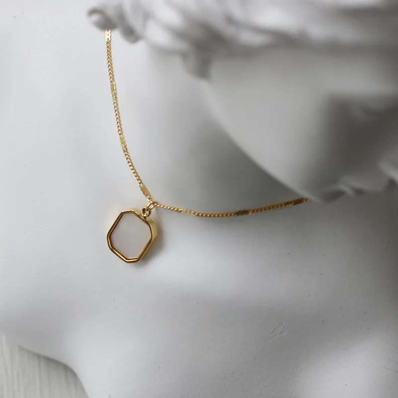 14K Gold Plated Octagon Shell Necklace for Women 316L Titanium Steel Trendy Pendant Necklaces Clavicle Link Chain Necklace Gifts
14K Gold Plated Octagon Shell Necklace for Women 316L Titanium Steel Trendy Pendant Necklaces Clavicle Link Chain Necklace Gifts