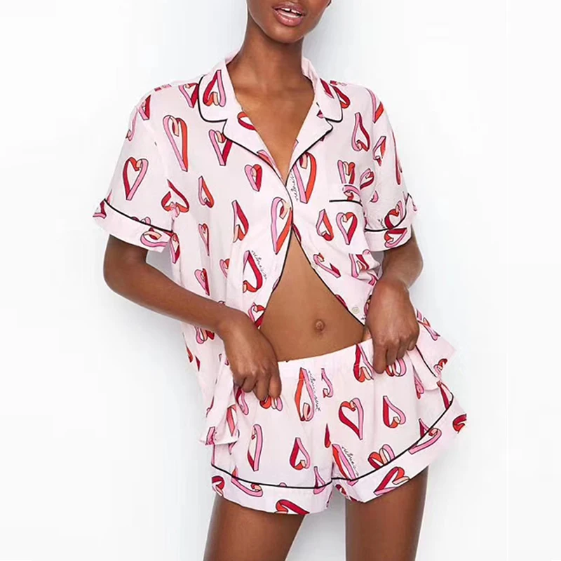 Conjunto de pijama de 2 piezas para mujer, ropa de dormir de seda satinada, con estampado de rosa, para estar en casa, ropa
Conjunto de pijama de 2 piezas para mujer, ropa de dormir de seda satinada, con estampado de rosa, para estar en casa, ropa