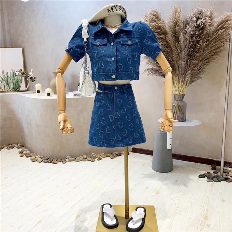 Niche Design New Women's Clothing Summer 2021 Versatile Short Top + High Waist A-line Skirt Denim Suit Two Piece Set
Niche Design New Women's Clothing Summer 2021 Versatile Short Top + High Waist A-line Skirt Denim Suit Two Piece Set
