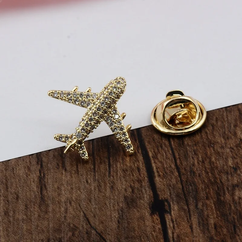 Classic Female Crystal Aircraft Brooch Charm Gold Color Jewelry Brooch For Women Cute White Zircon Pin Dress Coat Accessory 
Classic Female Crystal Aircraft Brooch Charm Gold Color Jewelry Brooch For Women Cute White Zircon Pin Dress Coat Accessory