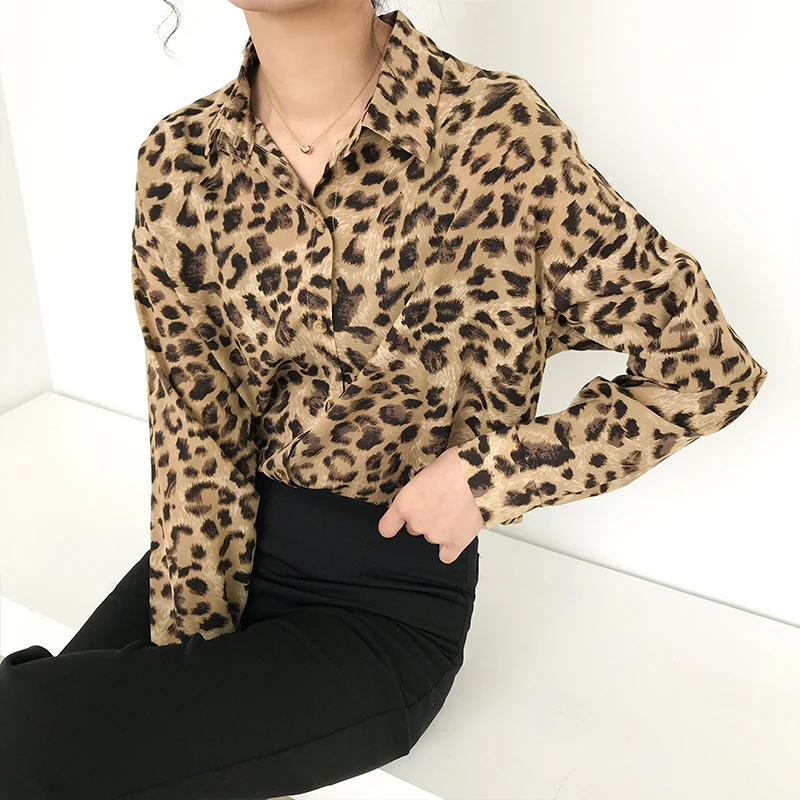 Винтажные женские блузки и топы с отложным воротником леопардовым принтом