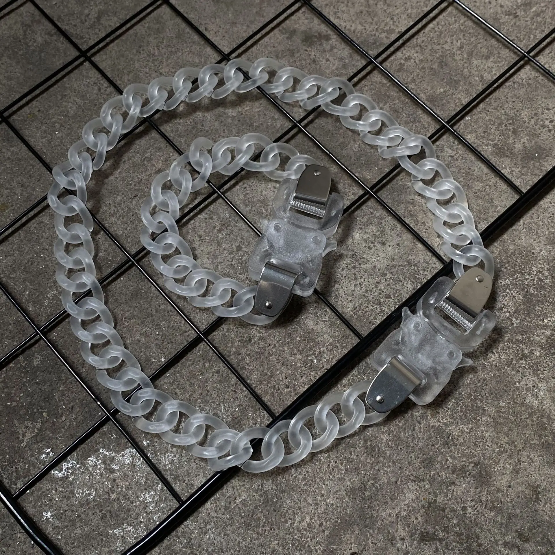 ALYX Transparent Necklace PVC Lightweight Chain NECKLACE Men Women 1017 20ss Hollow letter "A" logo charm Necklaces CHAINLINK
ALYX Transparent Necklace PVC Lightweight Chain NECKLACE Men Women 1017 20ss Hollow letter "A" logo charm Necklaces CHAINLINK
