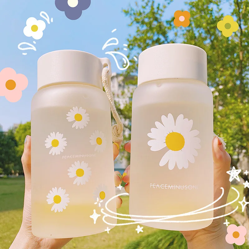 500ml Creative Daisy High Borosilicate Frosted Glass Cup Cute Student Matte Handy Cup with Rope Glass Water Bottle Drinkware
500ml Creative Daisy High Borosilicate Frosted Glass Cup Cute Student Matte Handy Cup with Rope Glass Water Bottle Drinkware