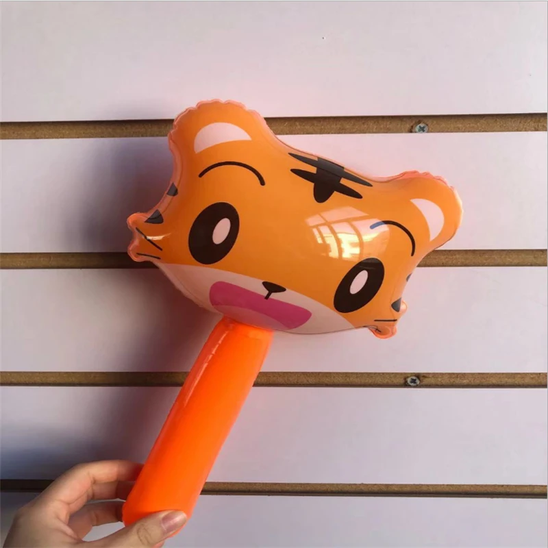 Голова животного, длинная палка, детская надувная игрушка, маленький надувной колокольчик, воздушный шар с молотком
Голова животного, длинная палка, детская надувная игрушка, маленький надувной колокольчик, воздушный шар с молотком