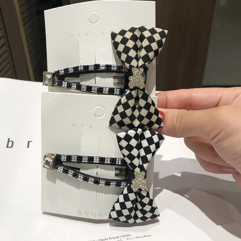 Korean Style Bow Plaid Hairpin Clip Black and white Fabric Hairpins Female Hair Clip Vintage Hairpin Accessories for Women
Korean Style Bow Plaid Hairpin Clip Black and white Fabric Hairpins Female Hair Clip Vintage Hairpin Accessories for Women