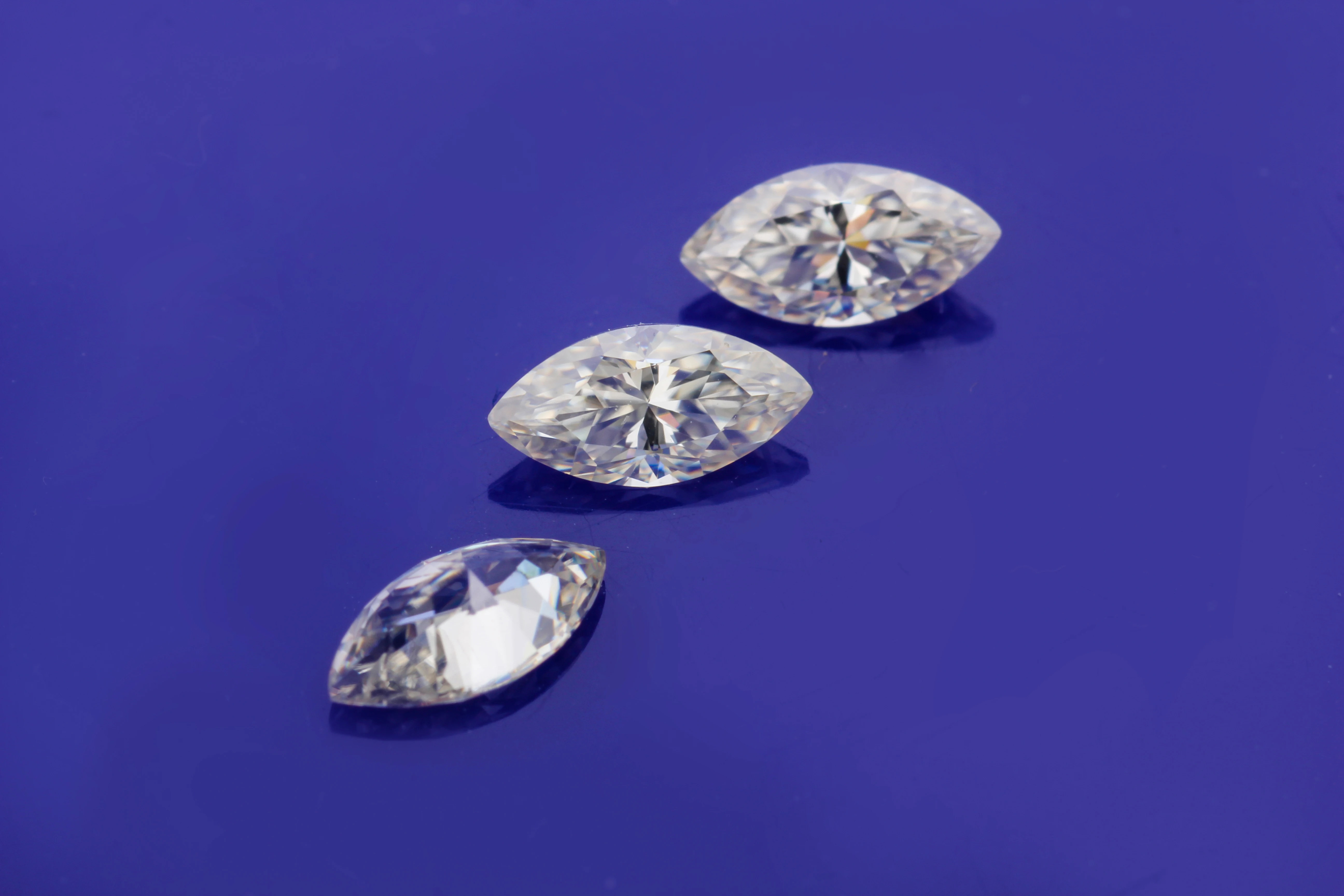 STARSGEM супер белый 3 мм 0.1ct круглый блестящий срез Mossanite тестовый позитив Mossanite бусины для ювелирных изделий
STARSGEM супер белый 3 мм 0.1ct круглый блестящий срез Mossanite тестовый позитив Mossanite бусины для ювелирных изделий