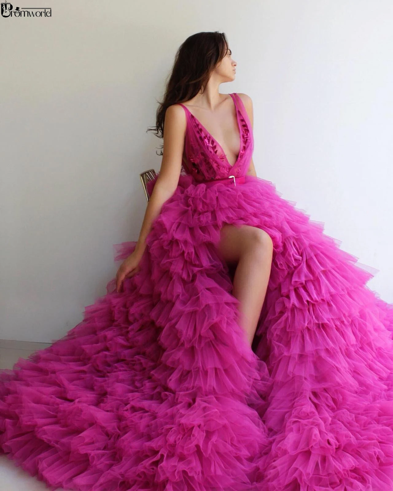 Sexy V-Neck Fuchsia Evening Dresses 2019 A-Line Appliques Dubai Arabic Side Slit Tiered Tulle Evening Gowns Prom Dresses Long
Sexy V-Neck Fuchsia Evening Dresses 2019 A-Line Appliques Dubai Arabic Side Slit Tiered Tulle Evening Gowns Prom Dresses Long