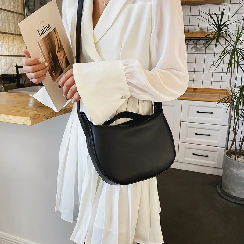 2020 New Autumn Fashion Messenger Bag Broadband Saddle Bag Large Capacity Dumpling Bag Shopper Bag Purses and Handbags
2020 New Autumn Fashion Messenger Bag Broadband Saddle Bag Large Capacity Dumpling Bag Shopper Bag Purses and Handbags