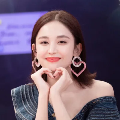 Love Earrings Women's S925 Silver Geometric Circle Big Creative Diamond Pink Girl Heart Earrings High-End Party Holiday Gifts 
Love Earrings Women's S925 Silver Geometric Circle Big Creative Diamond Pink Girl Heart Earrings High-End Party Holiday Gifts