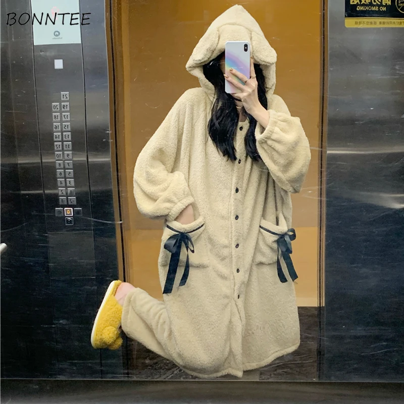 Robes Women Thicker Winter Korean Style College Loose Cute Warm Sleepwear Kawaii Hooded Ins Pockets Feminino Cozy Bow Patchwork
Robes Women Thicker Winter Korean Style College Loose Cute Warm Sleepwear Kawaii Hooded Ins Pockets Feminino Cozy Bow Patchwork