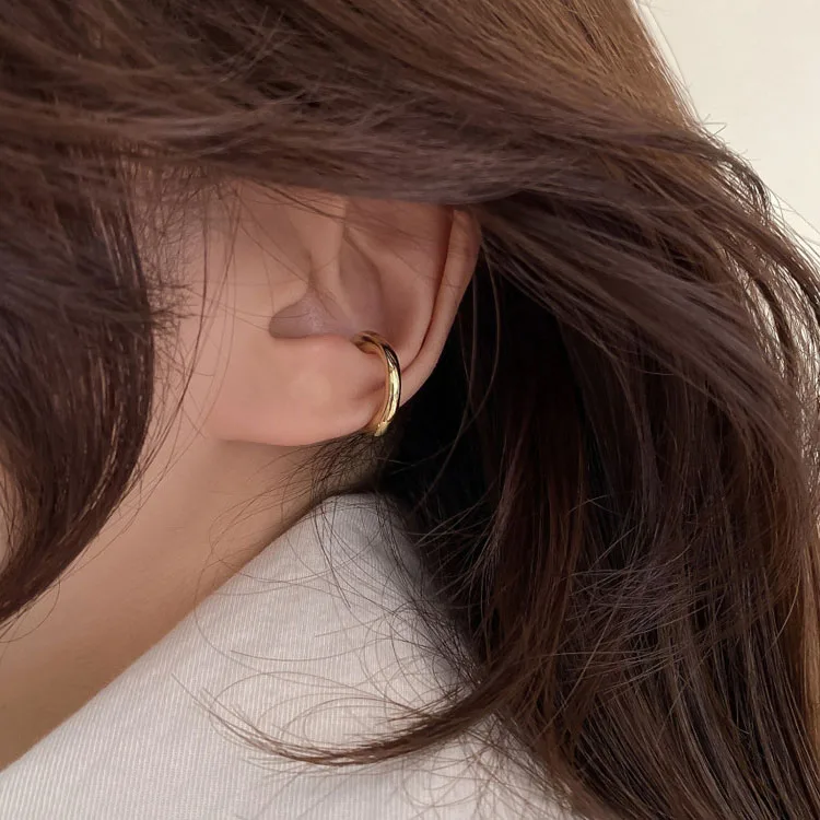 Simple Small Round Metal Gold No Piercing Earrings Clip For Women Korean Style Fashion Ear Jewelry Gift
Simple Small Round Metal Gold No Piercing Earrings Clip For Women Korean Style Fashion Ear Jewelry Gift