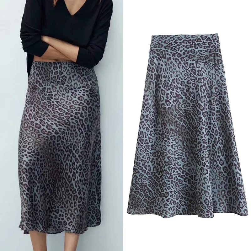 TRAF Za 2021 Leopard Long Skirt Women Vintage Print High Waist A Line Skirt Woman Autumn Fashion Office Elegant Midi Skirts 
TRAF Za 2021 Leopard Long Skirt Women Vintage Print High Waist A Line Skirt Woman Autumn Fashion Office Elegant Midi Skirts