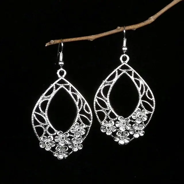 EARINGS FASHION JEWELRY BOHEMIA ETHNIC STYLE VINTAGE SMALL FLOWER EARRINGS ETHNIC STYLE HANDMADE MIAO SILVER EARRINGS FOR WOMEN
EARINGS FASHION JEWELRY BOHEMIA ETHNIC STYLE VINTAGE SMALL FLOWER EARRINGS ETHNIC STYLE HANDMADE MIAO SILVER EARRINGS FOR WOMEN