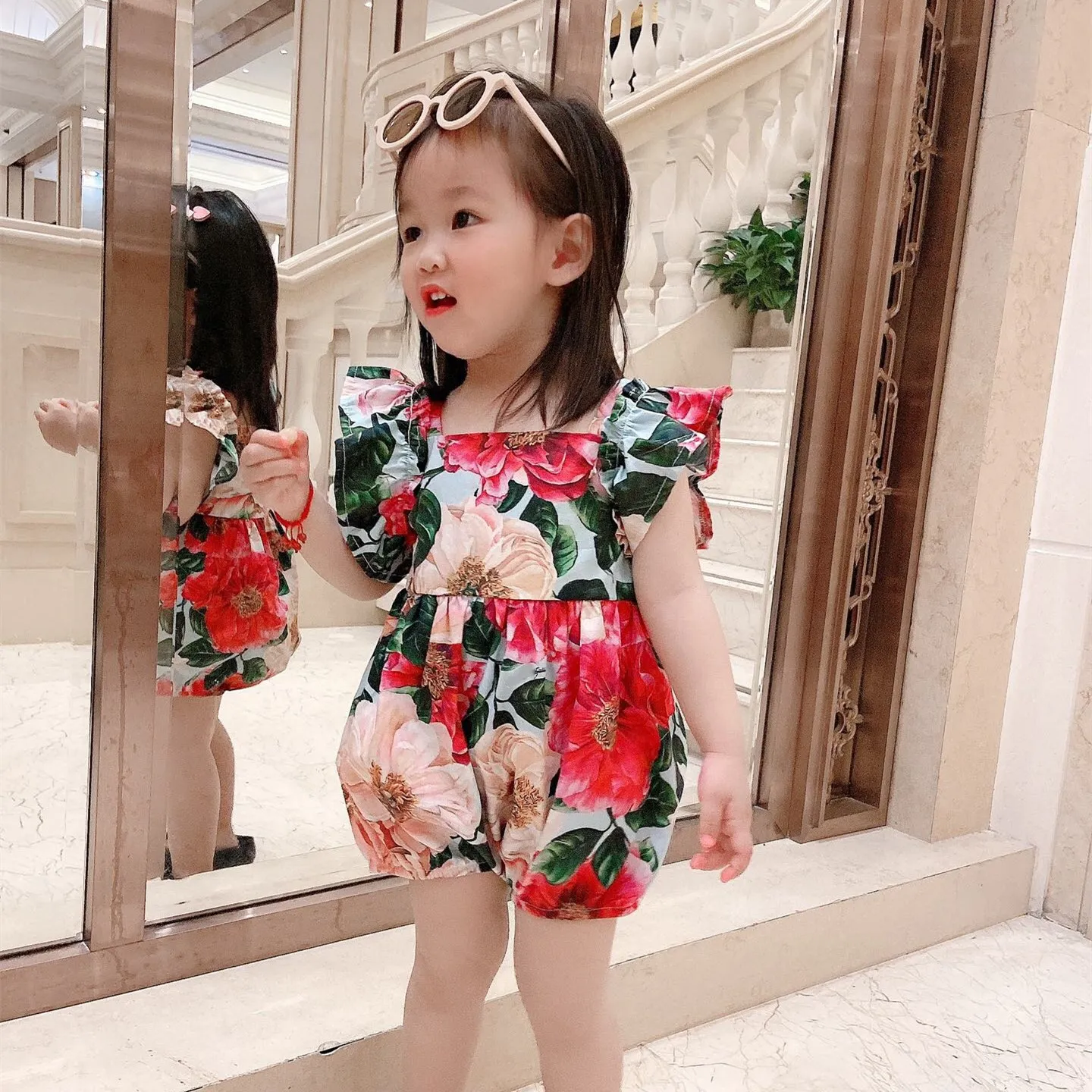 summer fashion baby rompers girl's jumpsuit Beautiful camellia pattern toddler rompers girls cotton lovely clothes
summer fashion baby rompers girl's jumpsuit Beautiful camellia pattern toddler rompers girls cotton lovely clothes