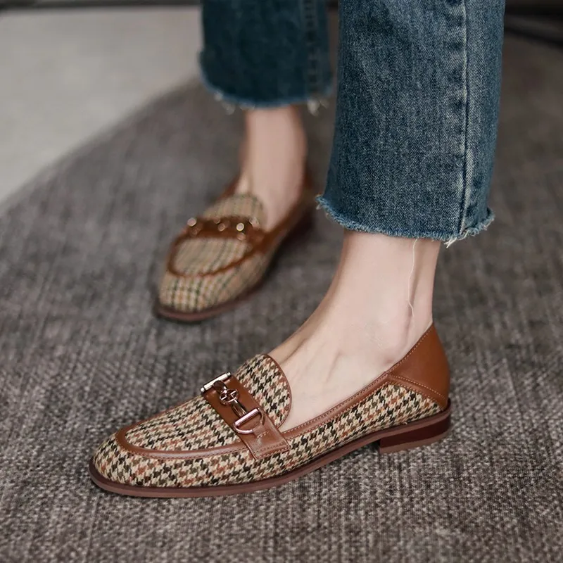 Scottish Style Houndstooth Fabric Pumps Women Autumn Splicing Cow Leather Round Toe Slip On Block Low Heels Casual Loafers Brown 
Scottish Style Houndstooth Fabric Pumps Women Autumn Splicing Cow Leather Round Toe Slip On Block Low Heels Casual Loafers Brown
