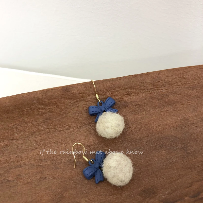 Bow Fur Ball Earrings Cute Girl Korean Temperament Online Influencer Eardrops Autumn and Winter All-Match Plush Ear Rings
Bow Fur Ball Earrings Cute Girl Korean Temperament Online Influencer Eardrops Autumn and Winter All-Match Plush Ear Rings