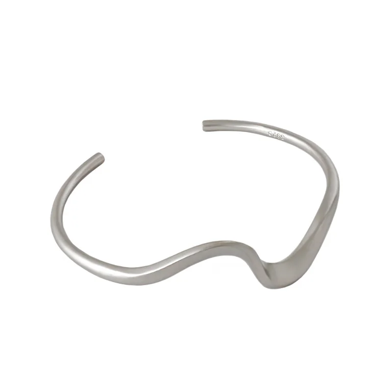 VA-13 S925 sterling silver bracelet ins2021 new simple niche wave pattern female bracelet wild silver bracelet
VA-13 S925 sterling silver bracelet ins2021 new simple niche wave pattern female bracelet wild silver bracelet