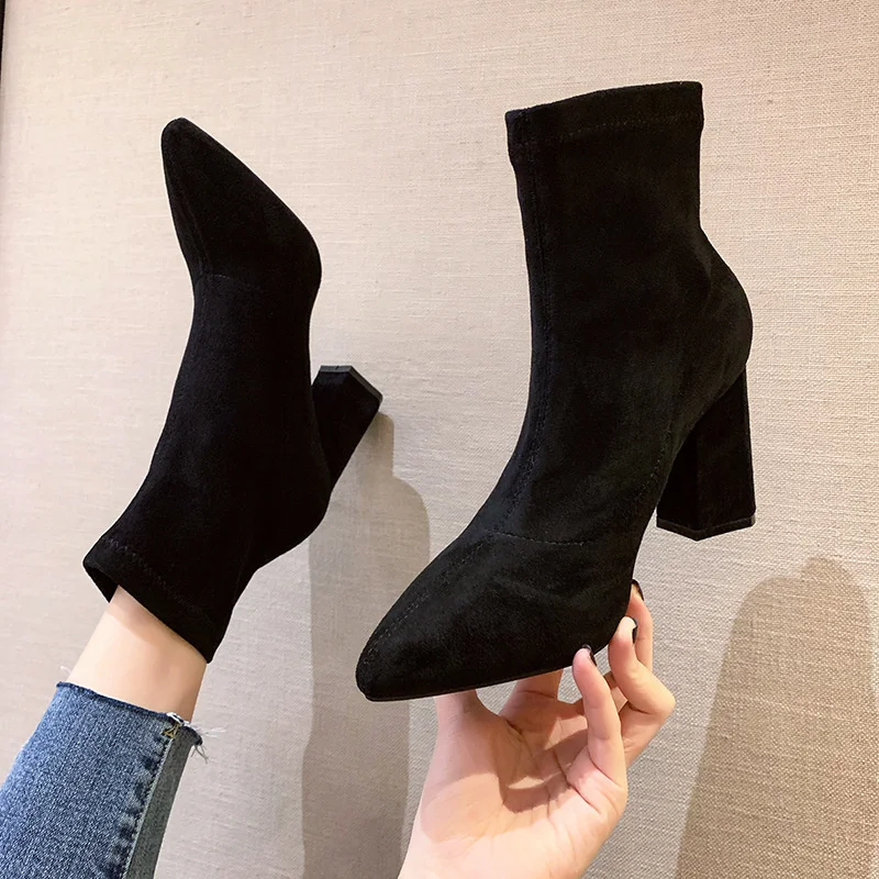 Women's Pointed Toe Thick Heel Ankle Boots Solid Color Plush Short Booties Autumn Winter Shoes for Party Dating Travelling
Women's Pointed Toe Thick Heel Ankle Boots Solid Color Plush Short Booties Autumn Winter Shoes for Party Dating Travelling
