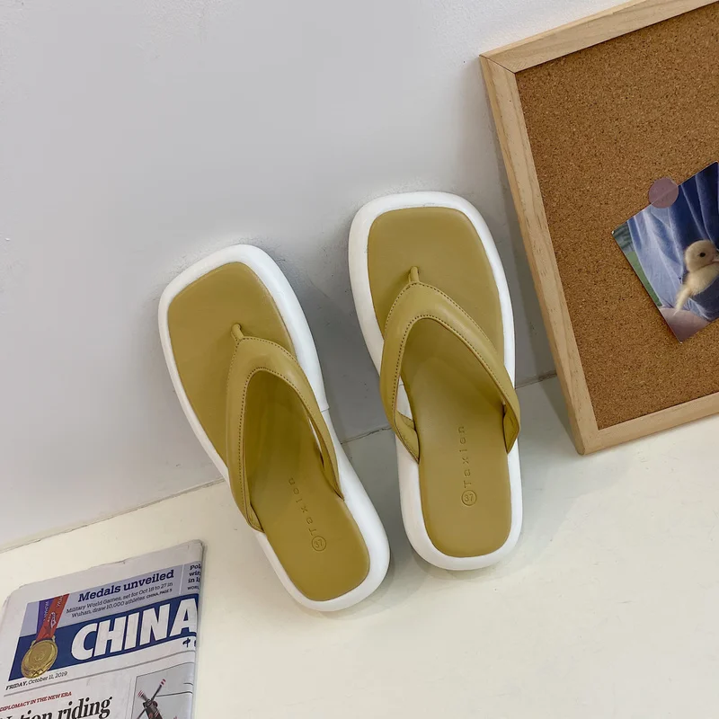 Women's Flip Flops 2021 Summer The New Solid Color All-match Comfortable Open Toe Sandals Casual Woman Shoes Fashion Shoes
Women's Flip Flops 2021 Summer The New Solid Color All-match Comfortable Open Toe Sandals Casual Woman Shoes Fashion Shoes