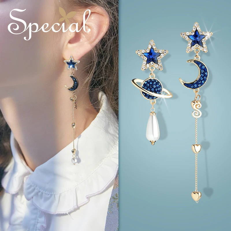 SPECIAL retro high cool temperament earrings show face thin earrings lining skin earrings star and moon phase xi 2021 S1943H
SPECIAL retro high cool temperament earrings show face thin earrings lining skin earrings star and moon phase xi 2021 S1943H
