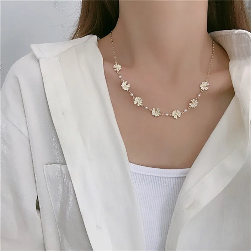 Fashion Sweet White Daisy Bracelets Necklace Personality Pearl Metal Minimalist Chrysanthemum Bracelet for Women Jewelry Gift
Fashion Sweet White Daisy Bracelets Necklace Personality Pearl Metal Minimalist Chrysanthemum Bracelet for Women Jewelry Gift