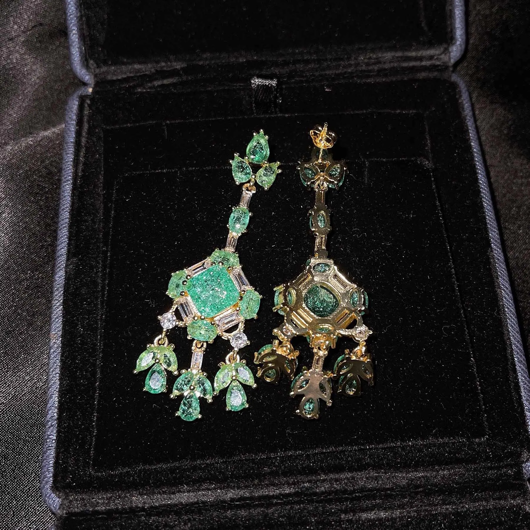 Genuine 925 Sterling Silver Real Emerald Drop Earring for Women Fine Orecchini Silver 925 Jewelry Bizuteria Earring Females Box
Genuine 925 Sterling Silver Real Emerald Drop Earring for Women Fine Orecchini Silver 925 Jewelry Bizuteria Earring Females Box