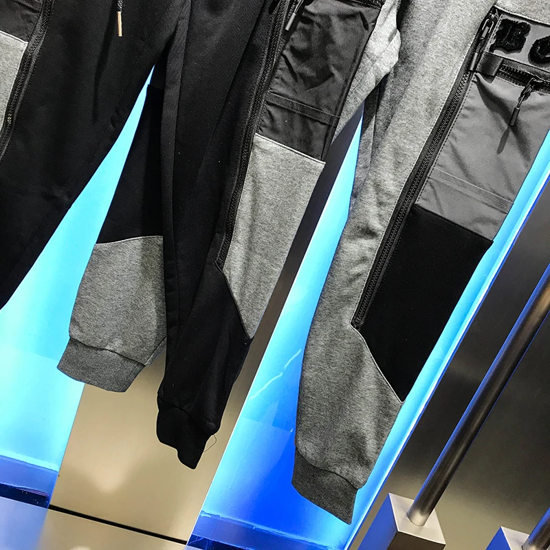Casual pants 2020 fashion brand men's simple multicolor stitching letters zipper large pocket binding feet slim Harlan pants
Casual pants 2020 fashion brand men's simple multicolor stitching letters zipper large pocket binding feet slim Harlan pants