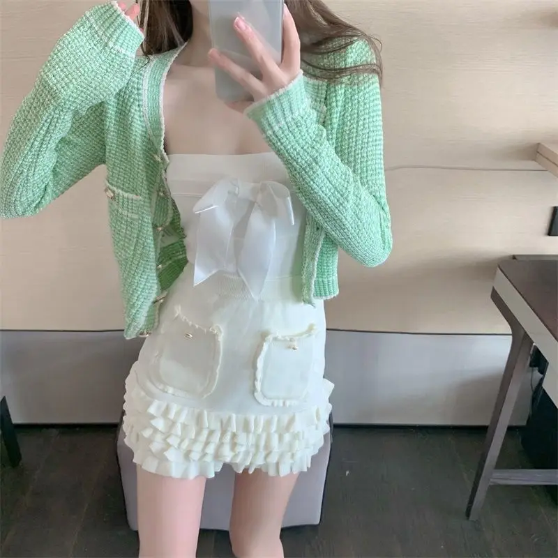 2021 women's spring new Xiaoxiang celebrity knitted cardigan top fashion versatile sweater authentic
2021 women's spring new Xiaoxiang celebrity knitted cardigan top fashion versatile sweater authentic
