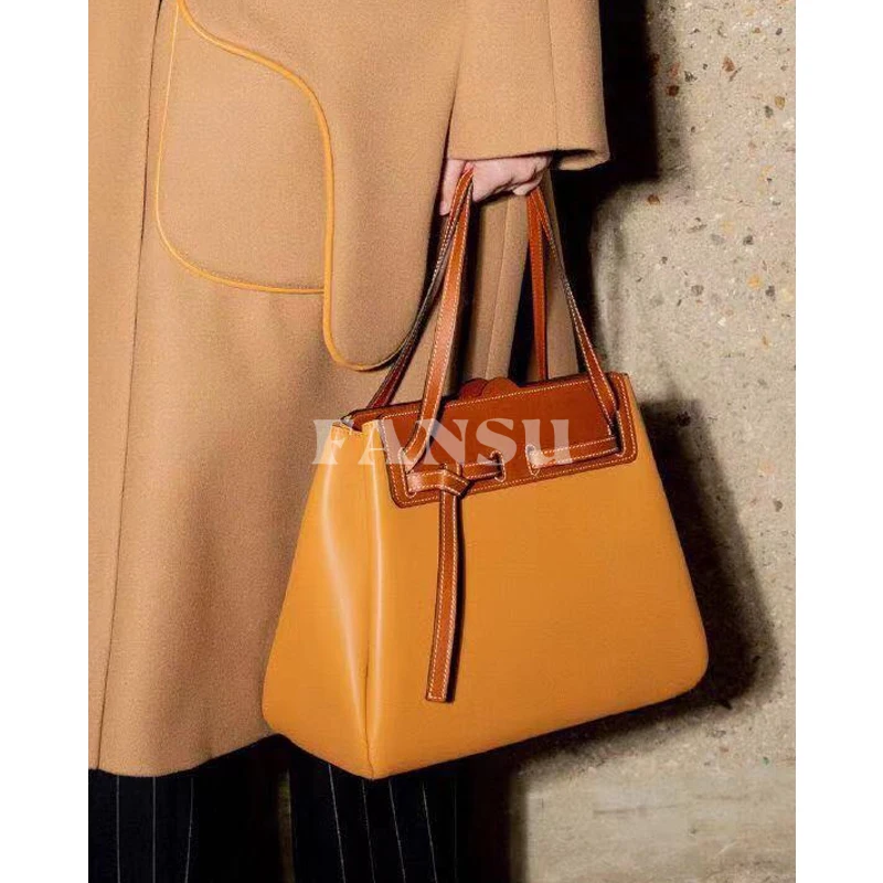 FANSU Bucket Drawcord Single Shoulder Diagonal Women Bag Leather Minimalist Retro Daily Commuting Fashion Style Large Capacity
FANSU Bucket Drawcord Single Shoulder Diagonal Women Bag Leather Minimalist Retro Daily Commuting Fashion Style Large Capacity